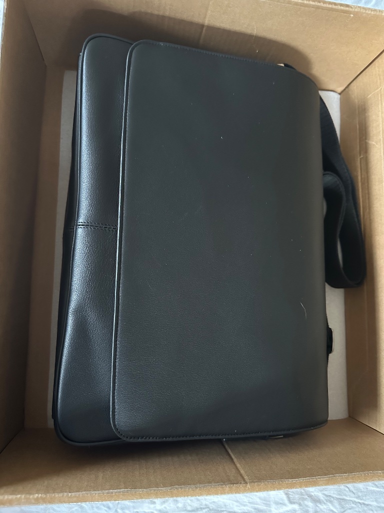 Leatherology Laptop Messenger Bag Black Onyx | Brand New, Never Used — image 5 of 8